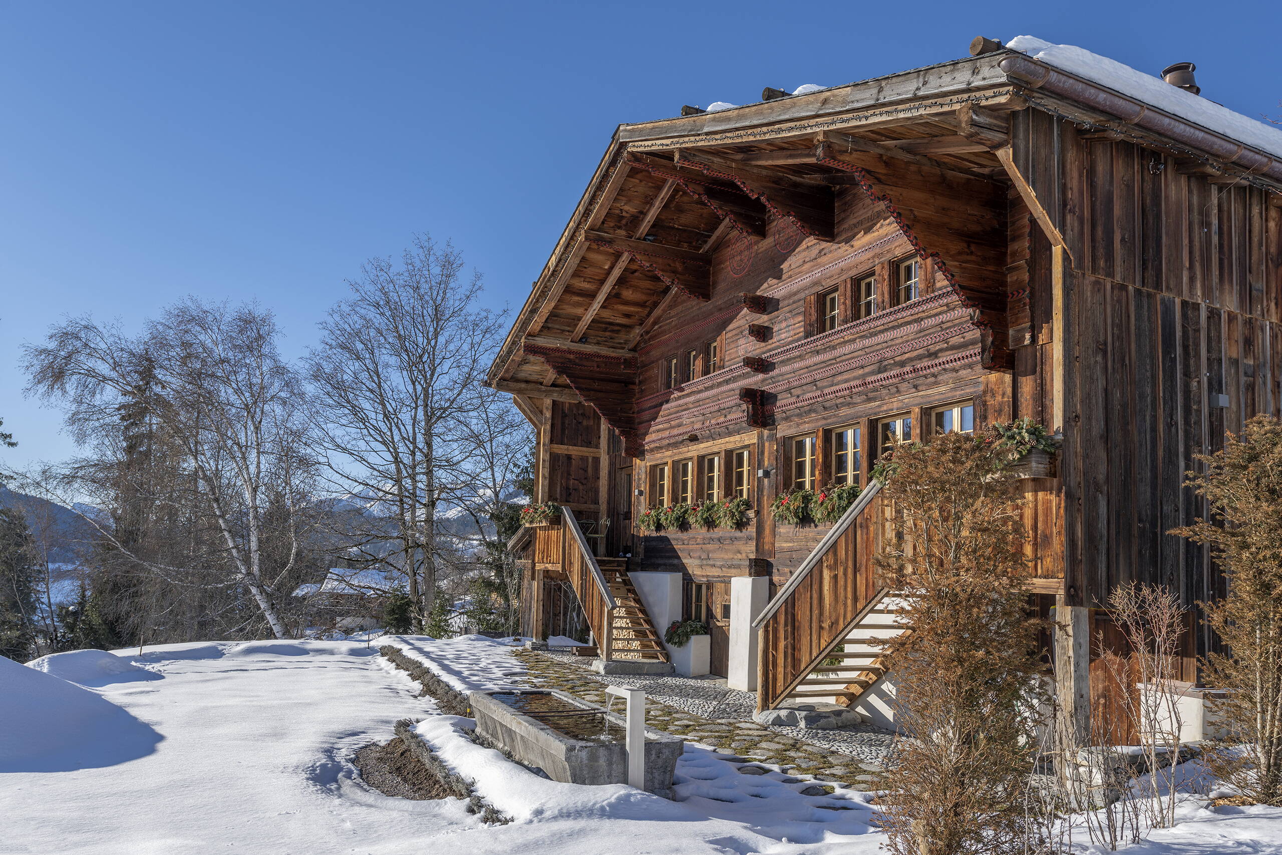 Chalet Basler 1627 by Arnold Reuteler Holzbau AG Gstaad