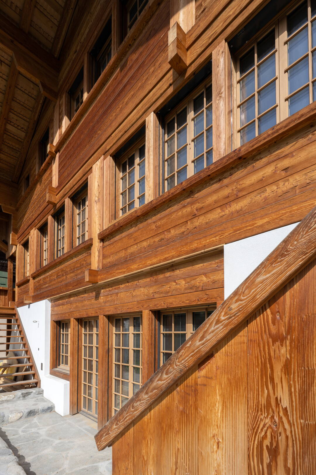 Chaletbau by Arnold Reuteler Holzbau AG Gstaad