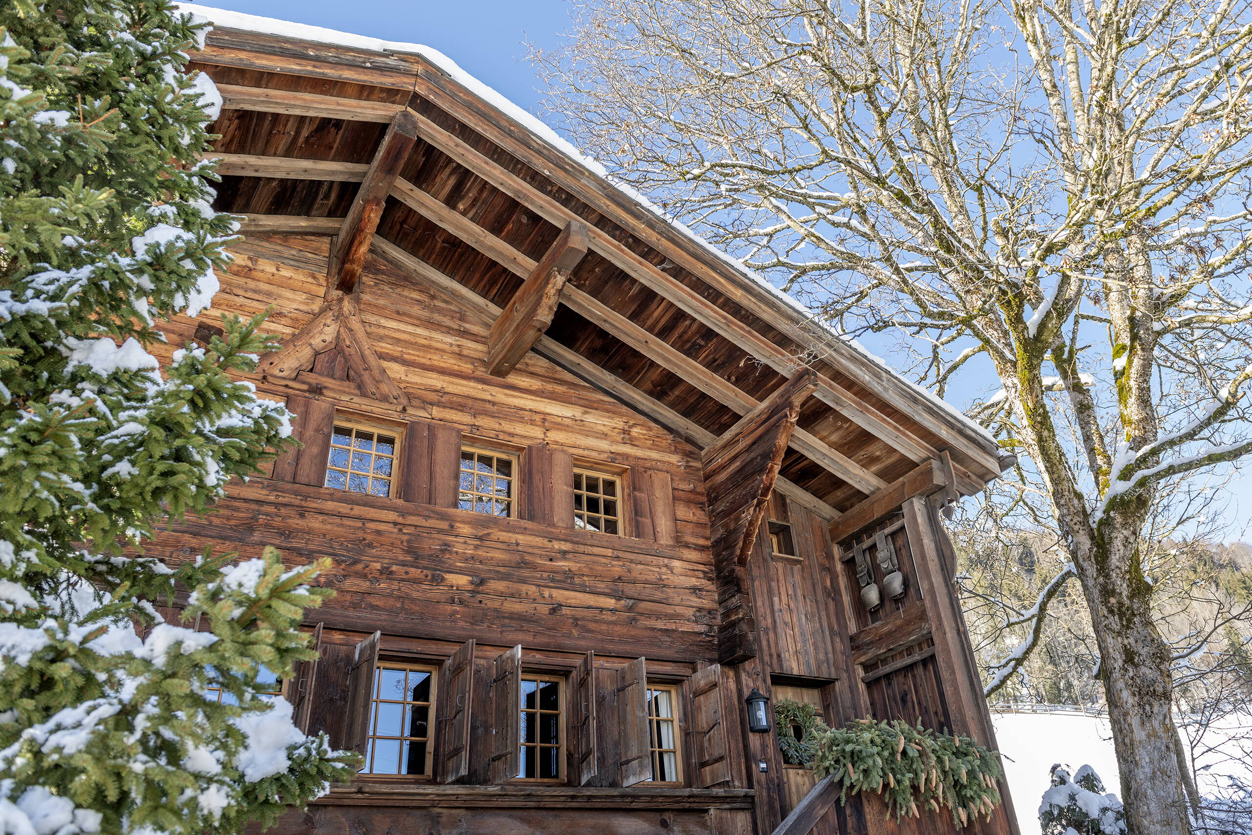 Chalet Basler 1627 by Arnold Reuteler Holzbau AG Gstaad